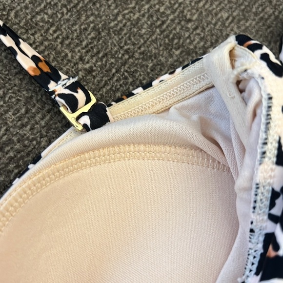 Kona Sol Leopard Print Ruched One
Piece Swim Suit Size L - Picture 14 of 14